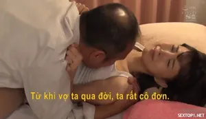 Một người mẫu siêu xinh đẹp được một gã đàn ông giàu có đưa đến một khách sạn cao cấp và quan hệ tình dục điên cuồng ngay trước cửa sổ của một tòa nhà cao tầng. Họ quan hệ tình dục từ ngày đến đêm và cuối cùng quan hệ tình dục qua đường hậu môn theo nhiều cách...