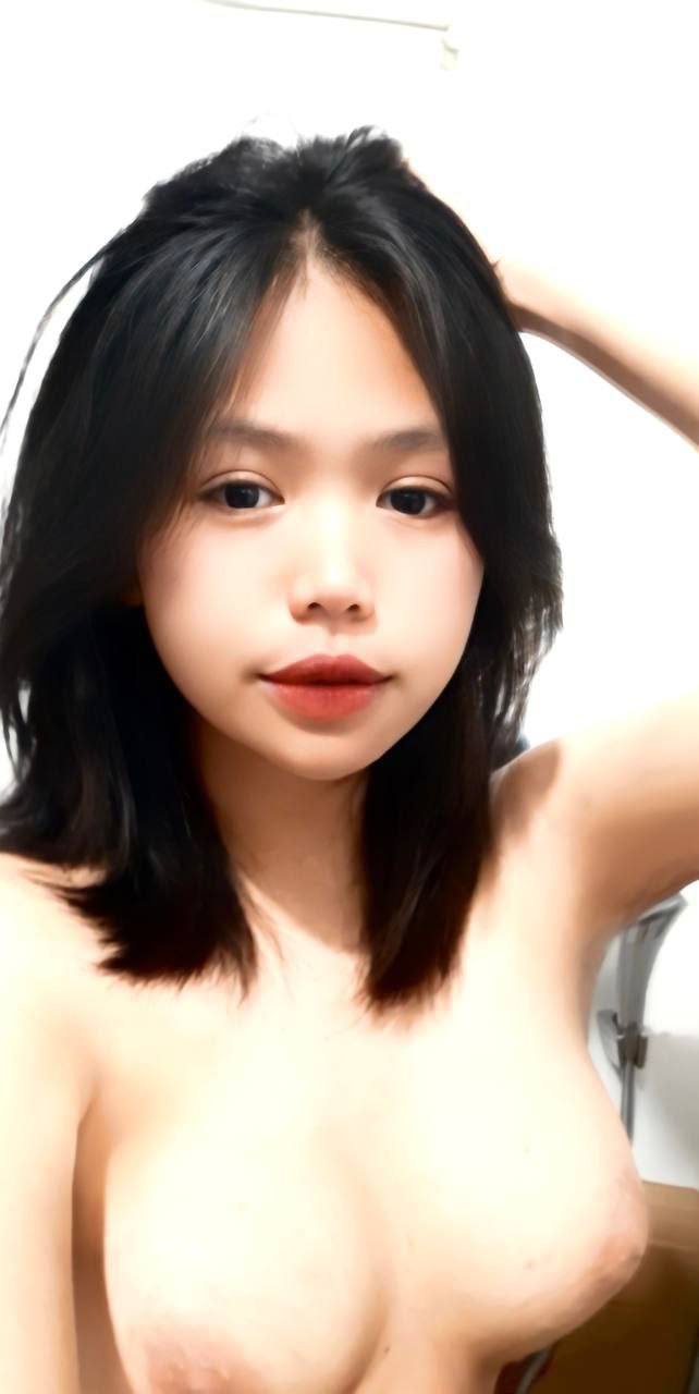 "Cô này tên Đỗ Bích Ngọc sn1990 quê Hạ Long Quảng Ninh hiện tại đang sinh sống và làm việc ở Hà Nội hiện đang nợ tôi một khoản tiền và Giờ cô ấy đã chặn hết mọi liên lạc với tôi và bùng tiền tôi, số tiền tuy không nhiều nhưng đó là những gì mà tôi đã cố gắng bao năm nay mà giờ cô ta lại đối xử với tôi nv, giờ tôi sẽ cho mọi thứ ra cho mọi người thấy bộ mặt của cô ta là Thạc Sĩ tâm lý học"